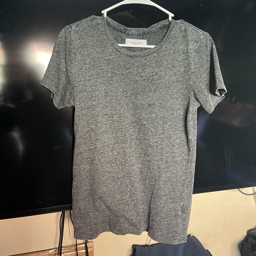 Heather grey tee